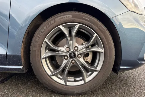 EJ70PVF Ford Focus 1.0T EcoBoost ST-Line Auto Euro 6 (s/s) 5dr Thumbnail #6