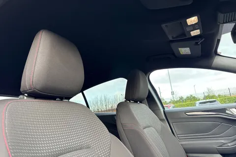 EJ70PVF Ford Focus 1.0T EcoBoost ST-Line Auto Euro 6 (s/s) 5dr Thumbnail #20