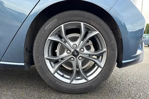 EJ70PVF Ford Focus 1.0T EcoBoost ST-Line Auto Euro 6 (s/s) 5dr Thumbnail #23