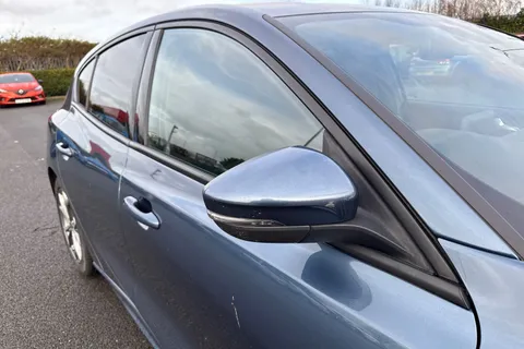 EJ70PVF Ford Focus 1.0T EcoBoost ST-Line Auto Euro 6 (s/s) 5dr Thumbnail #27