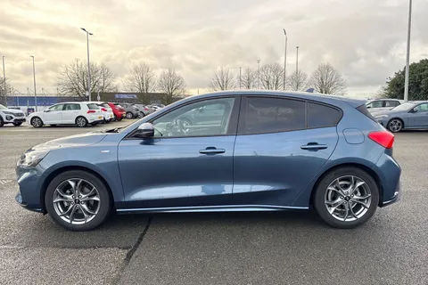 EJ70PVF Ford Focus 1.0T EcoBoost ST-Line Auto Euro 6 (s/s) 5dr Thumbnail #29