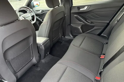 EJ70PVF Ford Focus 1.0T EcoBoost ST-Line Auto Euro 6 (s/s) 5dr Thumbnail #33