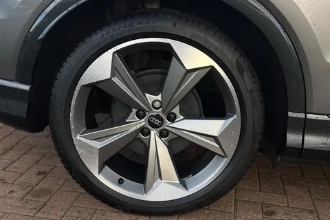 KN25SBO Audi Q4 e-tron Q4  Black Edition 35 e-tron  125,00 kW Thumbnail #10