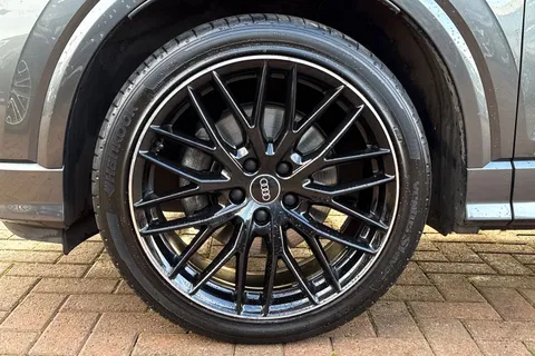 BG22UJX Audi Q2 Black Edition 35 TFSI 150 PS S tronic Thumbnail #12