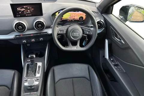 BG22UJX Audi Q2 Black Edition 35 TFSI 150 PS S tronic Thumbnail #18