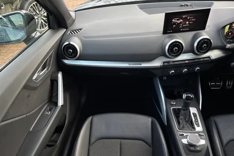 BG22UJX Audi Q2 Black Edition 35 TFSI 150 PS S tronic Thumbnail #20