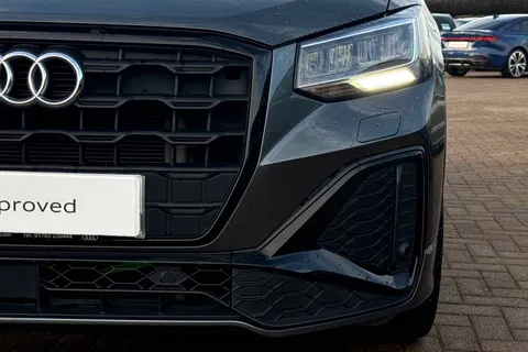 BG22UJX Audi Q2 Black Edition 35 TFSI 150 PS S tronic Thumbnail #29