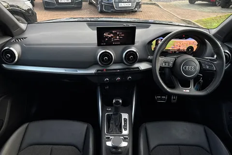 BG22UJX Audi Q2 Black Edition 35 TFSI 150 PS S tronic Thumbnail #31