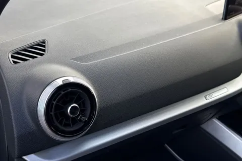 BG22UJX Audi Q2 Black Edition 35 TFSI 150 PS S tronic Thumbnail #33