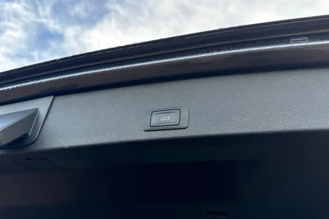 BG22UJX Audi Q2 Black Edition 35 TFSI 150 PS S tronic Thumbnail #39