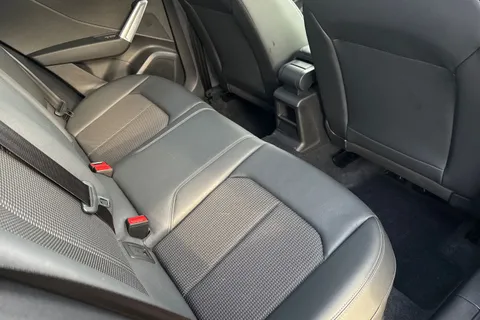 BG22UJX Audi Q2 Black Edition 35 TFSI 150 PS S tronic Thumbnail #40