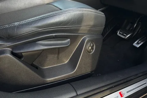 BG22UJX Audi Q2 Black Edition 35 TFSI 150 PS S tronic Thumbnail #43