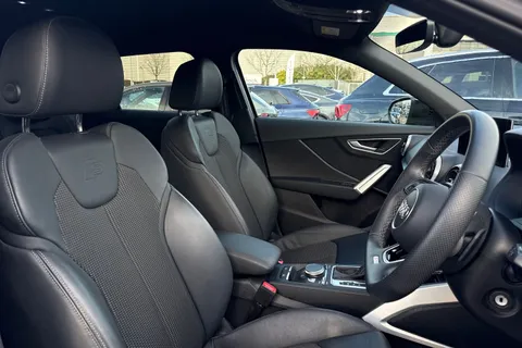 BG22UJX Audi Q2 Black Edition 35 TFSI 150 PS S tronic Thumbnail #44