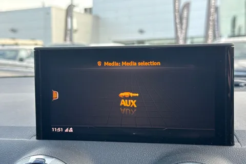 BG22UJX Audi Q2 Black Edition 35 TFSI 150 PS S tronic Thumbnail #54