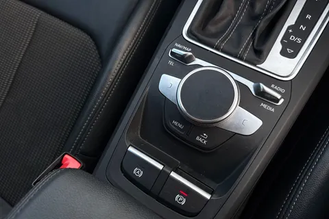 BG22UJX Audi Q2 Black Edition 35 TFSI 150 PS S tronic Thumbnail #59