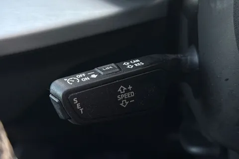 BG22UJX Audi Q2 Black Edition 35 TFSI 150 PS S tronic Thumbnail #61