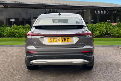 ST24VMZ Audi Q4 e-tron Q4 Sportback Sport 45 e-tron quattro 210,00 kW Thumbnail #5