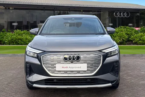 ST24VMZ Audi Q4 e-tron Q4 Sportback Sport 45 e-tron quattro 210,00 kW Thumbnail #6