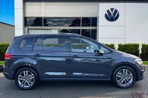 GM24BVR Volkswagen Touran 1.5 TSI EVO Match 5dr DSG | Heated Seats | Pan Roof Thumbnail #3