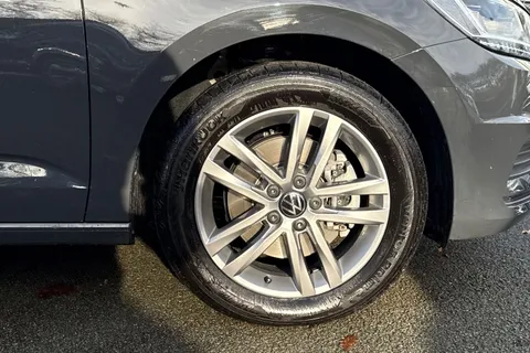 GM24BVR Volkswagen Touran 1.5 TSI EVO Match 5dr DSG | Heated Seats | Pan Roof Thumbnail #9