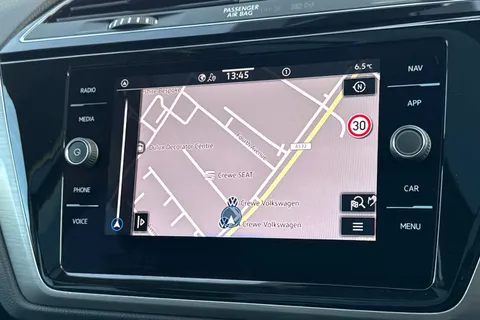 GM24BVR Volkswagen Touran 1.5 TSI EVO Match 5dr DSG | Heated Seats | Pan Roof Thumbnail #16