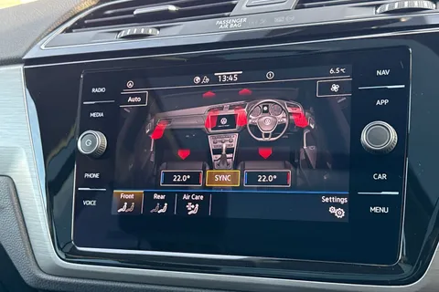 GM24BVR Volkswagen Touran 1.5 TSI EVO Match 5dr DSG | Heated Seats | Pan Roof Thumbnail #21