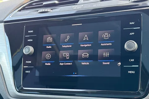 GM24BVR Volkswagen Touran 1.5 TSI EVO Match 5dr DSG | Heated Seats | Pan Roof Thumbnail #26