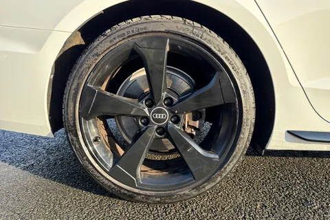 HF71VMD Audi A4 35 TFSI Black Edition 5dr S Tronic Thumbnail #10