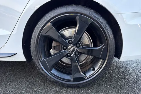 HF71VMD Audi A4 35 TFSI Black Edition 5dr S Tronic Thumbnail #11