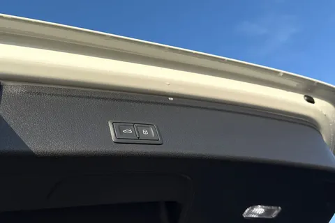 HF71VMD Audi A4 35 TFSI Black Edition 5dr S Tronic Thumbnail #28