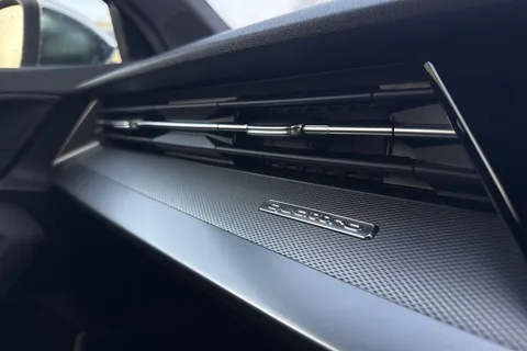 KP73VLA Audi S3 TFSI 310 PS S tronic Thumbnail #45