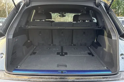  Audi Q7 3.0 TDI V6 Black Edition Tiptronic quattro Euro 6 (s/s) 5dr Thumbnail #7