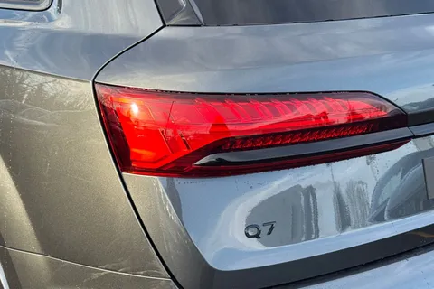  Audi Q7 3.0 TDI V6 Black Edition Tiptronic quattro Euro 6 (s/s) 5dr Thumbnail #8