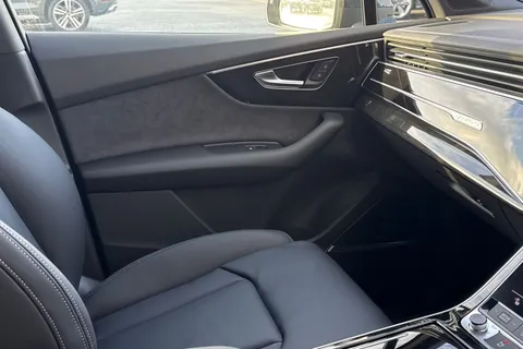  Audi Q7 3.0 TDI V6 Black Edition Tiptronic quattro Euro 6 (s/s) 5dr Thumbnail #20