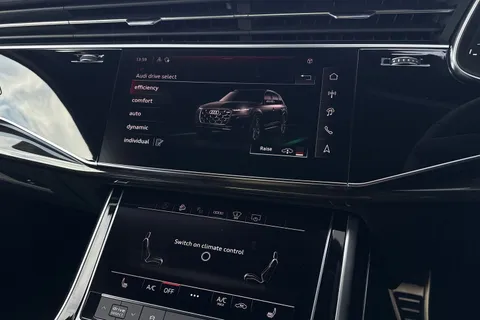  Audi Q7 3.0 TDI V6 Black Edition Tiptronic quattro Euro 6 (s/s) 5dr Thumbnail #31
