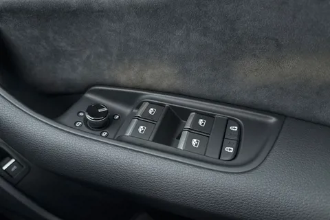  Audi Q7 3.0 TDI V6 Black Edition Tiptronic quattro Euro 6 (s/s) 5dr Thumbnail #60