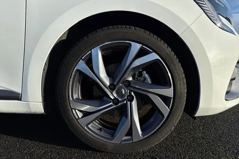 LD21BXP Renault Clio 1.6 E-TECH RS Line Auto Euro 6 (s/s) 5dr Thumbnail #9