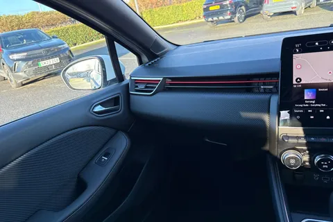 LD21BXP Renault Clio 1.6 E-TECH RS Line Auto Euro 6 (s/s) 5dr Thumbnail #19