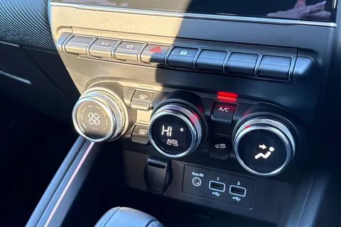 LD21BXP Renault Clio 1.6 E-TECH RS Line Auto Euro 6 (s/s) 5dr Thumbnail #21