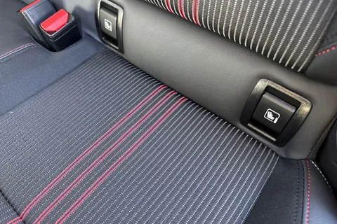 LD21BXP Renault Clio 1.6 E-TECH RS Line Auto Euro 6 (s/s) 5dr Thumbnail #30