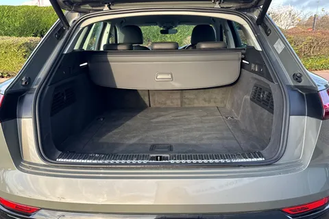 RK73MLV Audi Q8 e-tron Sport 55 e-tron quattro 300,00 kW Thumbnail #7