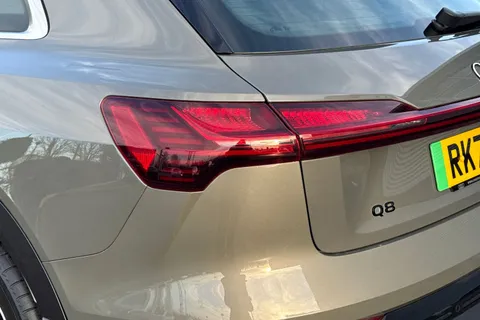 RK73MLV Audi Q8 e-tron Sport 55 e-tron quattro 300,00 kW Thumbnail #8