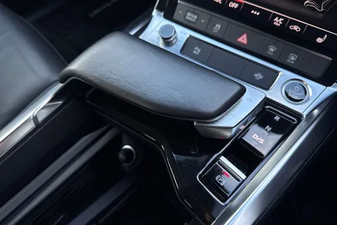 RK73MLV Audi Q8 e-tron Sport 55 e-tron quattro 300,00 kW Thumbnail #23