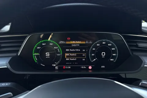 RK73MLV Audi Q8 e-tron Sport 55 e-tron quattro 300,00 kW Thumbnail #25