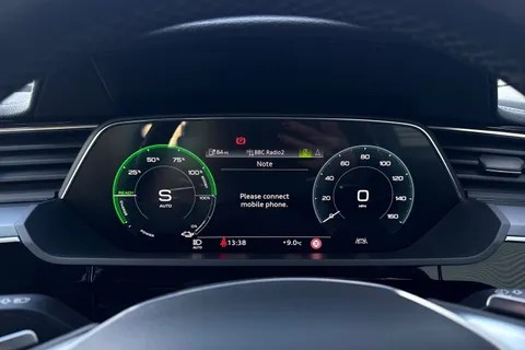 RK73MLV Audi Q8 e-tron Sport 55 e-tron quattro 300,00 kW Thumbnail #26