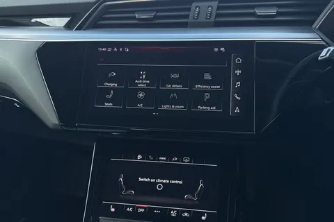 RK73MLV Audi Q8 e-tron Sport 55 e-tron quattro 300,00 kW Thumbnail #31