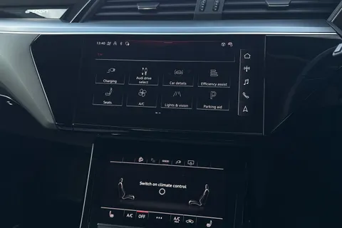 RK73MLV Audi Q8 e-tron Sport 55 e-tron quattro 300,00 kW Thumbnail #32