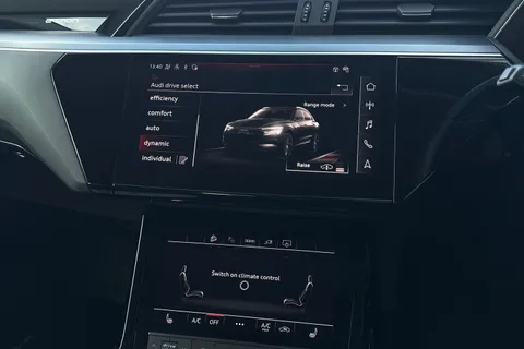 RK73MLV Audi Q8 e-tron Sport 55 e-tron quattro 300,00 kW Thumbnail #35