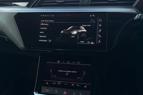 RK73MLV Audi Q8 e-tron Sport 55 e-tron quattro 300,00 kW Thumbnail #36