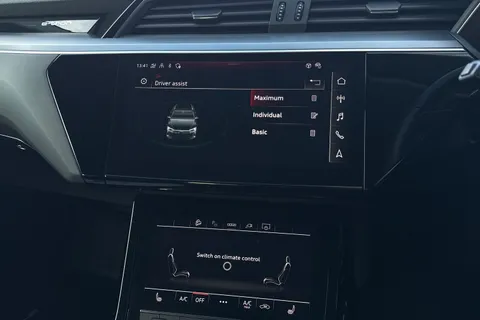 RK73MLV Audi Q8 e-tron Sport 55 e-tron quattro 300,00 kW Thumbnail #39